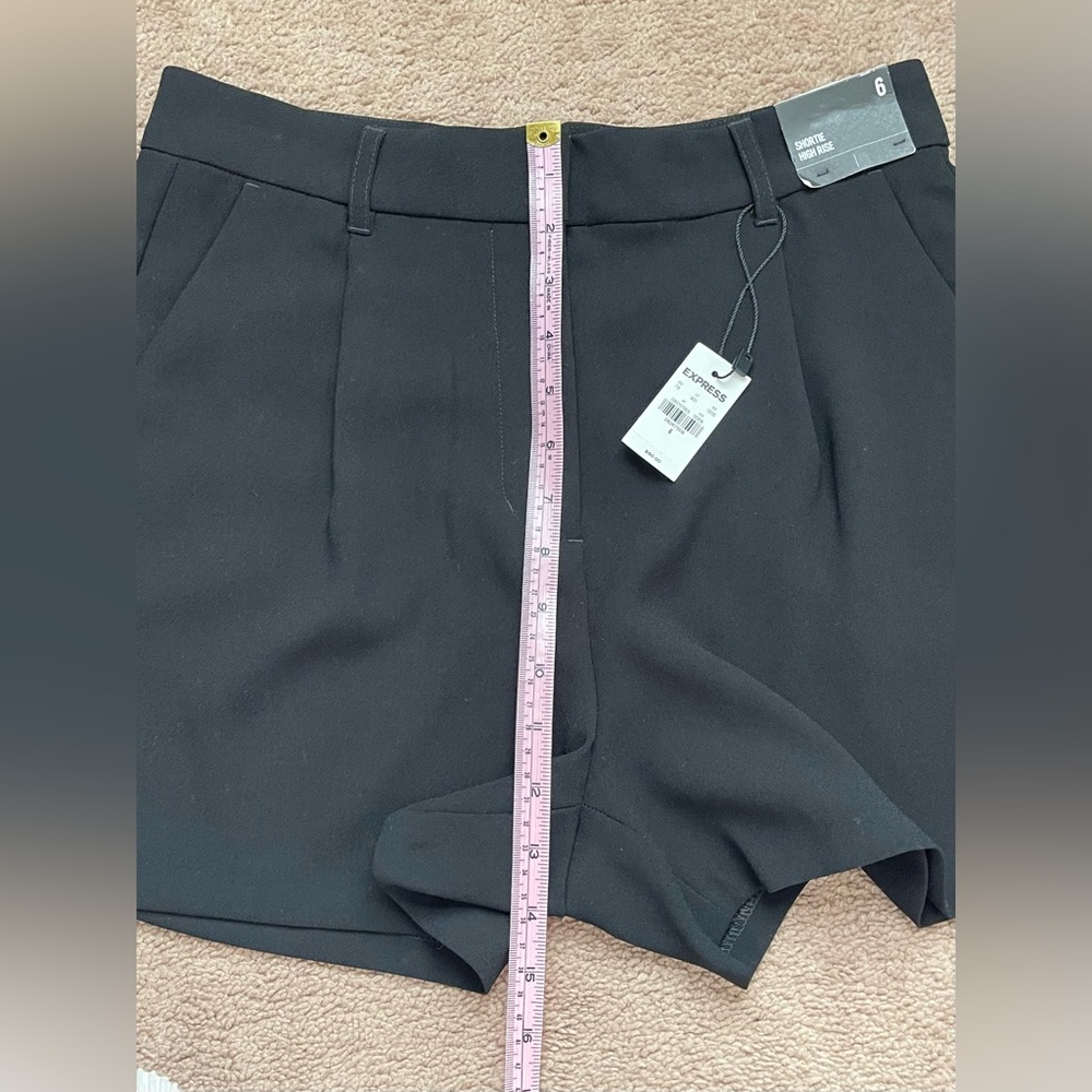 Express Shortie High-Rise Short - Picture 4 of 5
